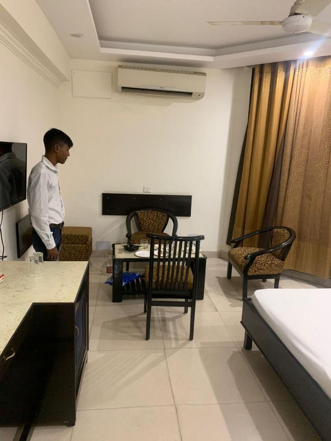 Hotel Raman'S Jagādhri المظهر الخارجي الصورة