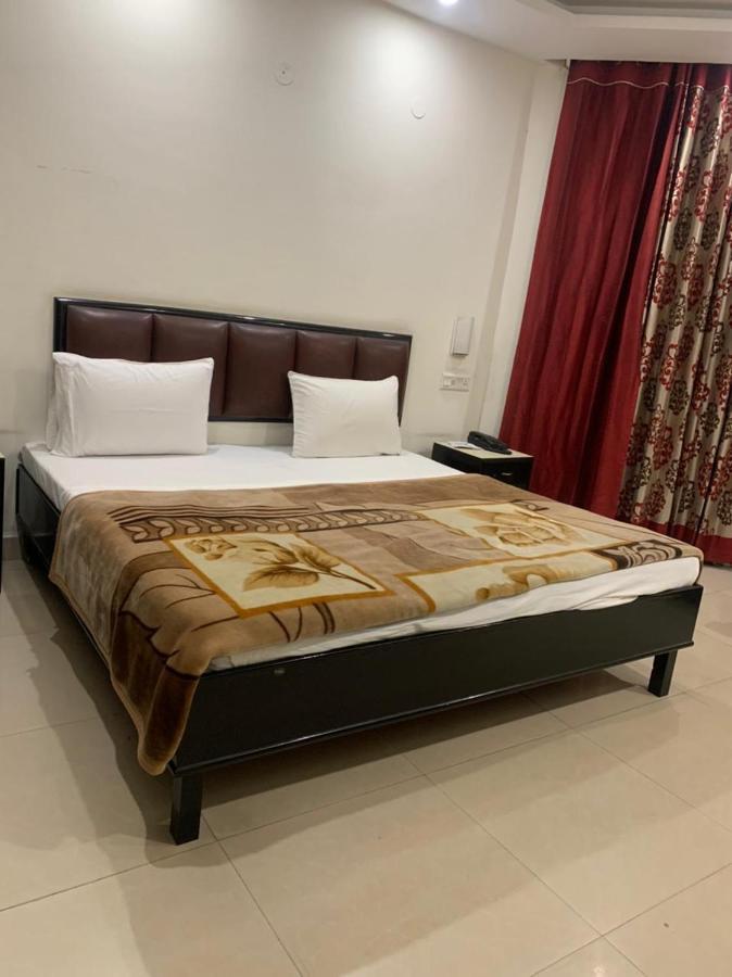 Hotel Raman'S Jagādhri المظهر الخارجي الصورة